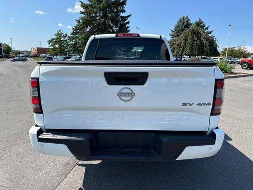 Glacier White 2024 Nissan Frontier SV
