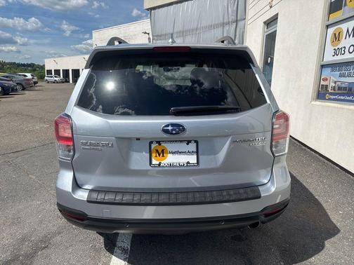 Ice Silver Metallic 2017 Subaru Forester 2.5i Limited