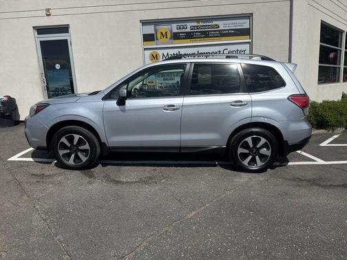 Ice Silver Metallic 2017 Subaru Forester 2.5i Limited