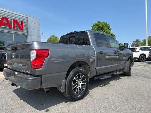 2024 Nissan Titan SV
