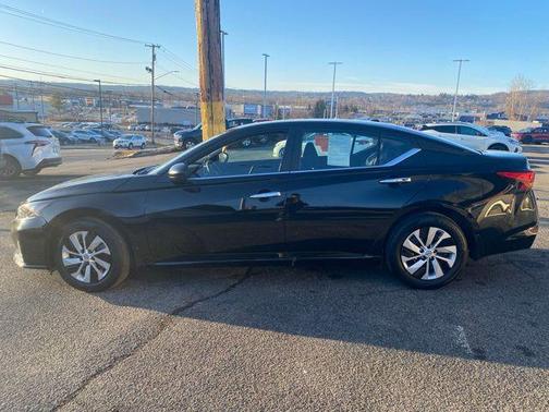 Super Black 2025 Nissan Altima S FWD