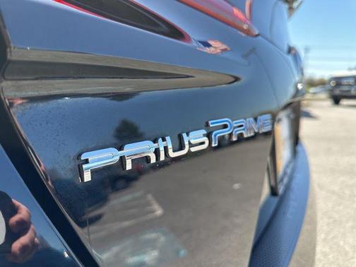 Midnight Black Metallic 2020 Toyota Prius Prime LE