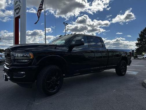 2021 RAM 3500 Limited Crew Cab 4x4 8' Box