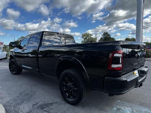 2021 RAM 3500 Limited Crew Cab 4x4 8' Box