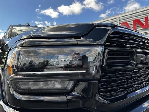 2021 RAM 3500 Limited Crew Cab 4x4 8' Box