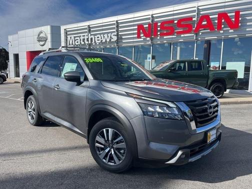 2025 Nissan Pathfinder SL 4WD