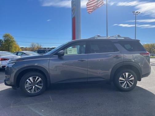 2025 Nissan Pathfinder SL 4WD
