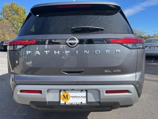 2025 Nissan Pathfinder SL 4WD