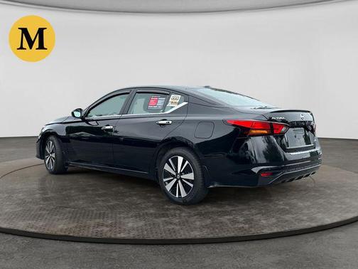 Super Black 2022 Nissan Altima 2.5 SV