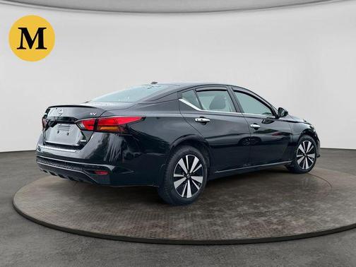 Super Black 2022 Nissan Altima 2.5 SV