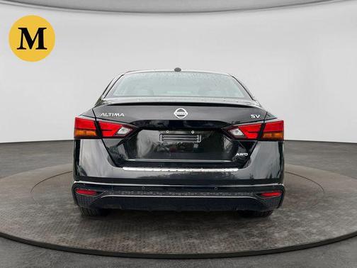 Super Black 2022 Nissan Altima 2.5 SV
