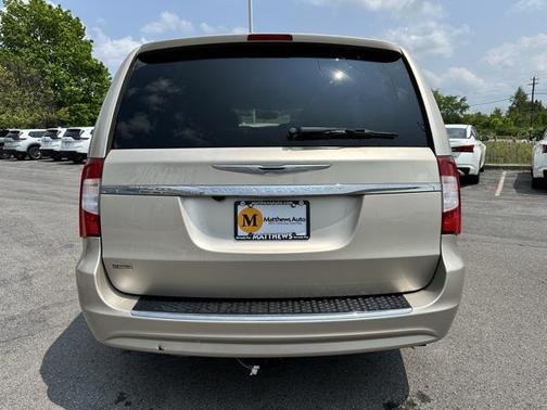 2014 Chrysler Town & Country Touring