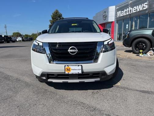 2025 Nissan Pathfinder Platinum 4WD