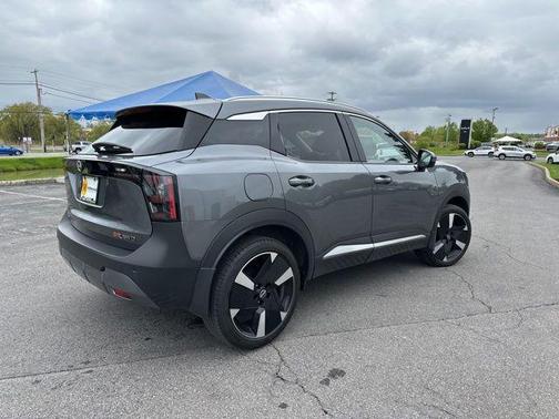 Gun Metallic 2025 Nissan Kicks SR