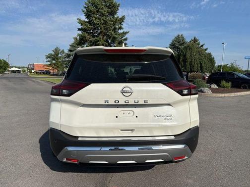 Pearl White Tricoat 2023 Nissan Rogue Platinum
