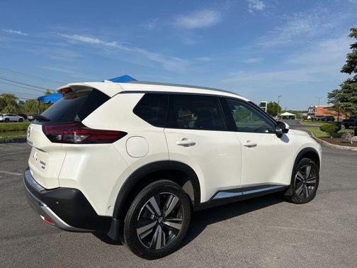 Pearl White Tricoat 2023 Nissan Rogue Platinum