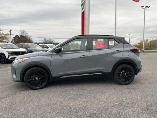 Gray/Super Black 2023 Nissan Kicks SR