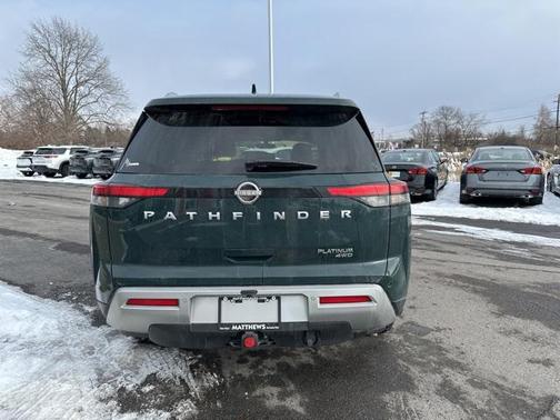 2025 Nissan Pathfinder Platinum 4WD