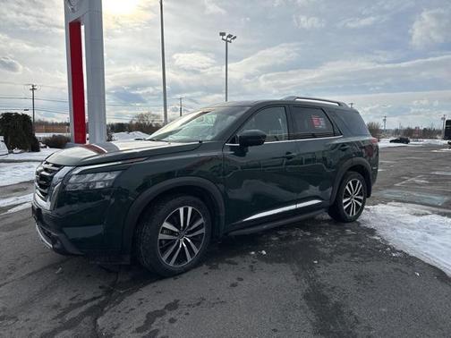 2025 Nissan Pathfinder Platinum 4WD