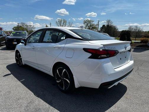 Aspen White Tricoat 2025 Nissan Versa 1.6 S