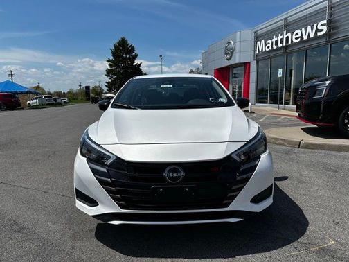 Aspen White Tricoat 2025 Nissan Versa 1.6 S