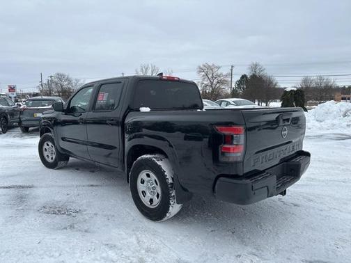 2023 Nissan Frontier S