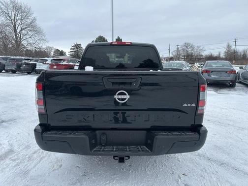 2023 Nissan Frontier S