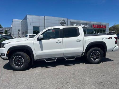Glacier White 2026 Nissan Frontier PRO-4X