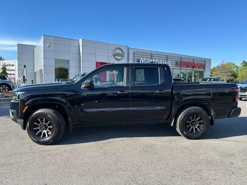 Super Black 2022 Nissan Frontier S