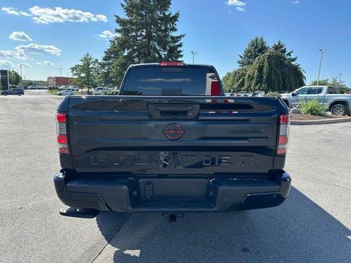 Super Black 2025 Nissan Frontier PRO-4X