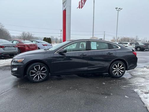 2022 Chevrolet Malibu FWD RS