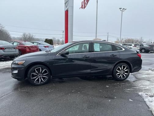 2022 Chevrolet Malibu FWD RS