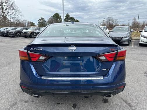 2023 Nissan Altima SR Intelligent AWD