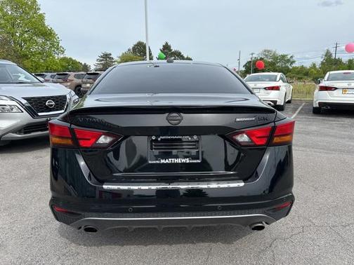 2022 Nissan Altima SR FWD