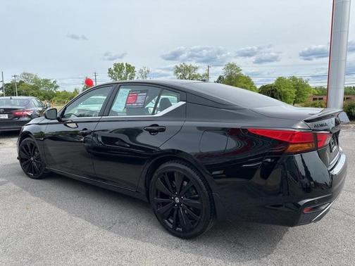 2022 Nissan Altima SR FWD