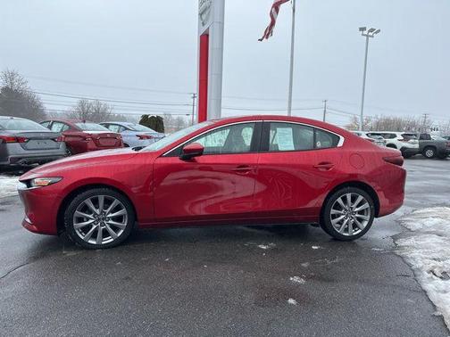 2022 Mazda Mazda3 FWD w/Preferred Package