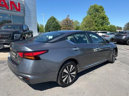 Gun Metallic 2022 Nissan Altima 2.5 SV