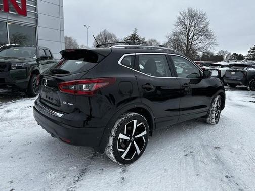 2022 Nissan Rogue Sport SL