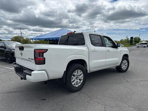 Glacier White 2023 Nissan Frontier SV
