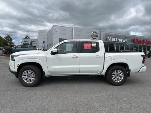 Glacier White 2023 Nissan Frontier SV
