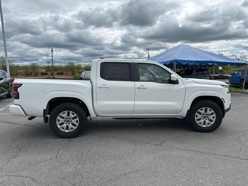 Glacier White 2023 Nissan Frontier SV
