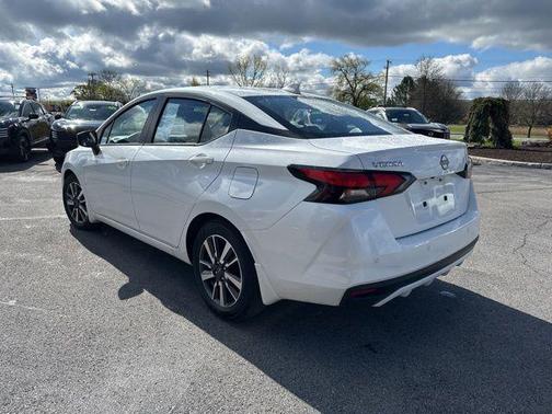 Aspen White Tricoat 2025 Nissan Versa 1.6 SV