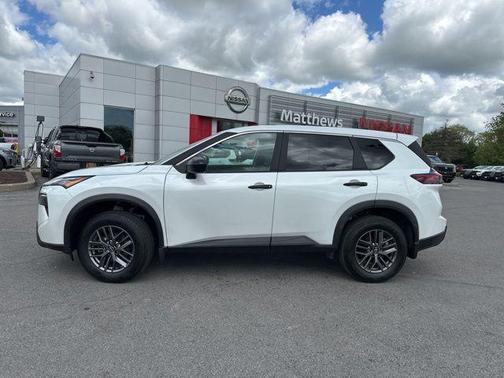 Everest White Pearl 2025 Nissan Rogue S