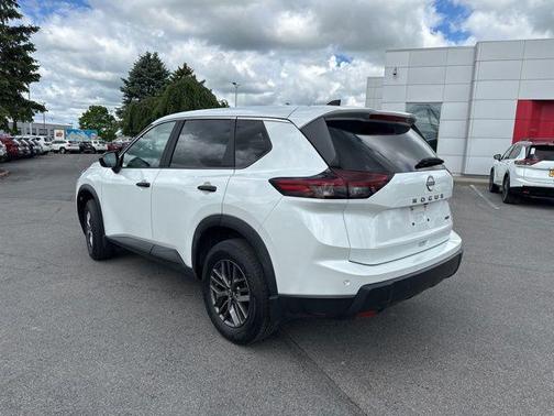 Everest White Pearl 2025 Nissan Rogue S