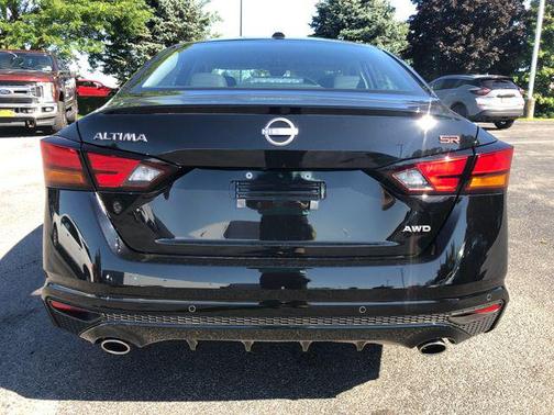 Super Black 2026 Nissan Altima SR AWD