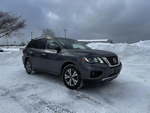 2019 Nissan Pathfinder SV