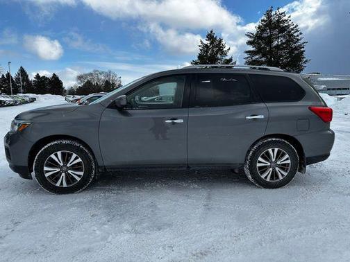 2019 Nissan Pathfinder SV