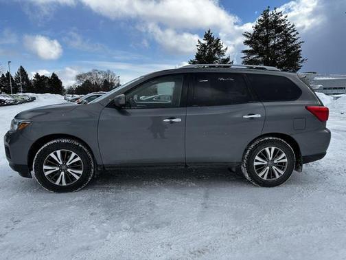 2019 Nissan Pathfinder SV