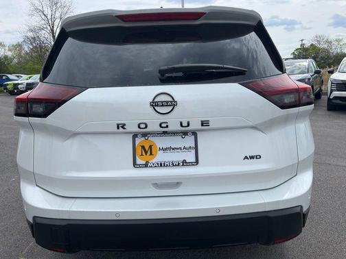 Everest White Pearl Tricoat 2026 Nissan Rogue Dark Armor