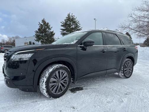 2023 Nissan Pathfinder SL 4WD